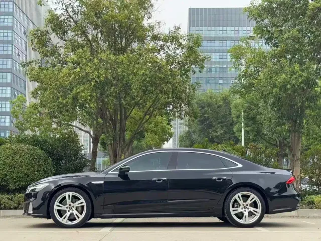 Audi Audi A7L 2024 45TFSI quattro S-line Vision Edition Crystal Package — Фото автомобиля 22