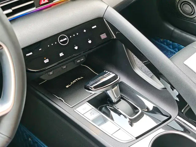 Hyundai Elantra — Фото автомобиля 11