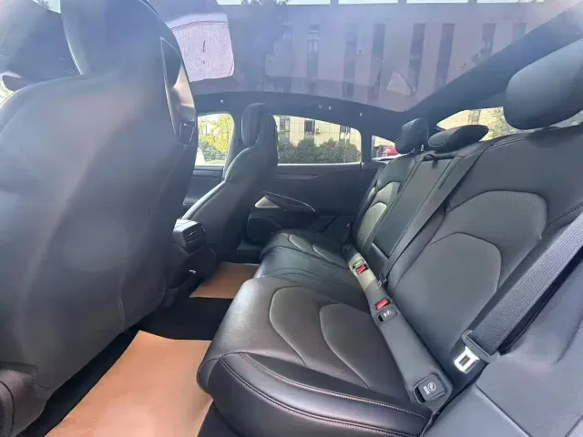 Xiaomi SU7 — Фото автомобиля 7