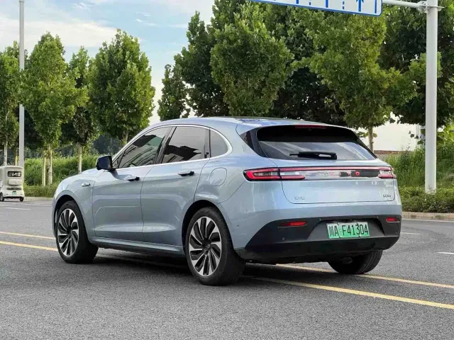 Aito M5 — Фото автомобиля 7