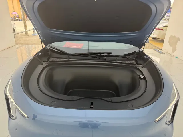 IM Motors LS6 — Фото автомобиля 4
