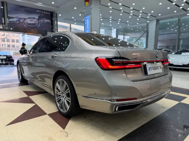 BMW 7 Series — Фото автомобиля 29