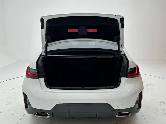 BMW 3 Series — Фото автомобиля 5