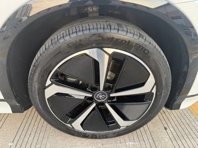 BYD Song L EV — Фото автомобиля 10