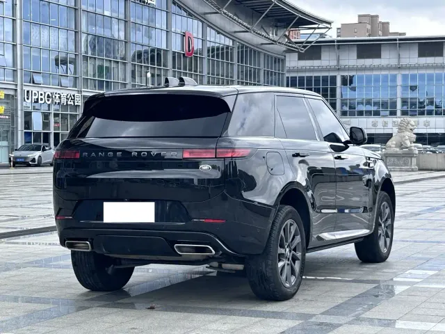 Land Rover Range Rover Sport — Фото автомобиля 6