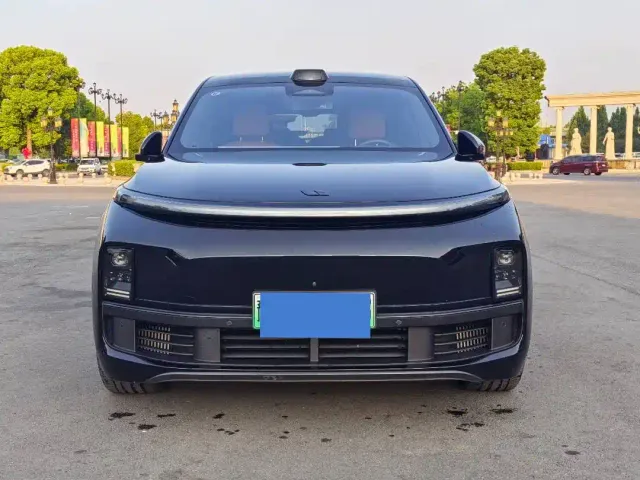 Li Auto L9 — Фото автомобиля 2