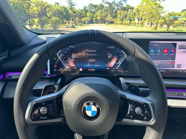 BMW 5 Series — Фото автомобиля 9