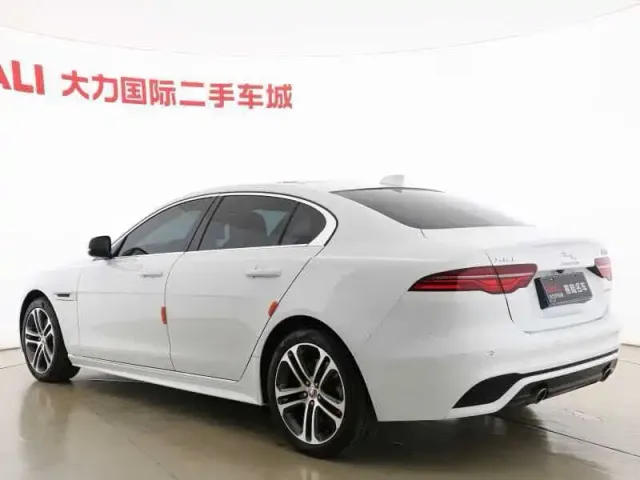Jaguar XEL — Фото автомобиля 13