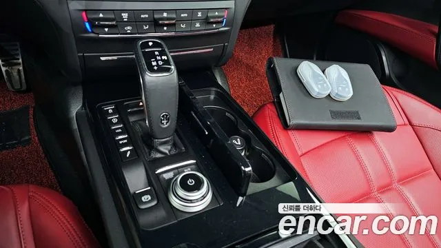 Maserati Ghibli — Фото автомобиля 9