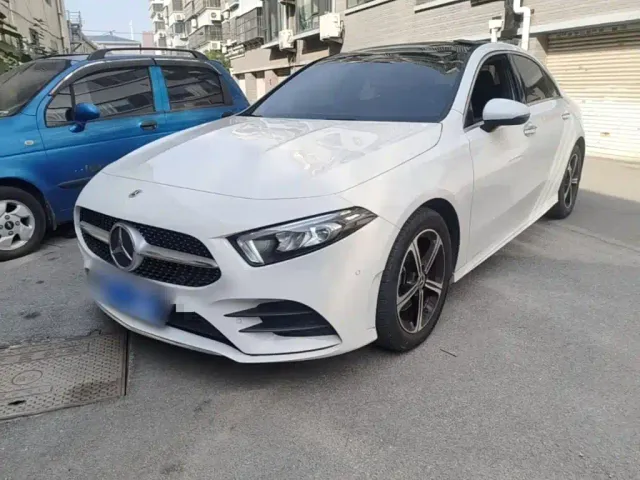 Фотография автомобиля — Mercedes-Benz A-Class