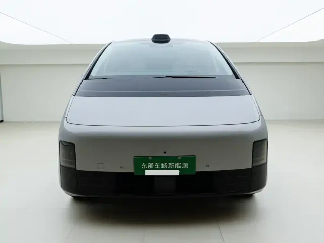 Li Auto MEGA — Фото автомобиля 2