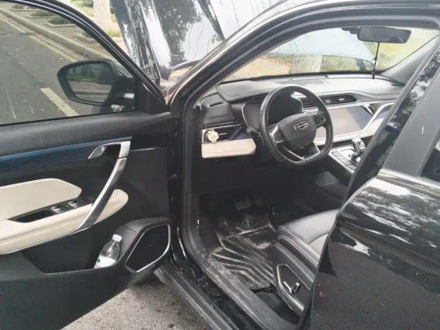Geely Boyue — Фото автомобиля 12