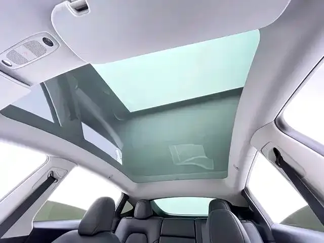 Tesla Model Y — Фото автомобиля 14