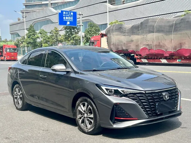 Changan Eado — Фото автомобиля 3