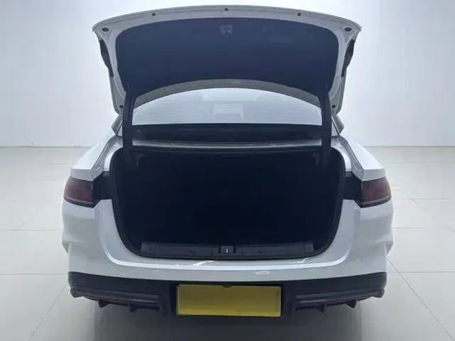 BYD Qin L — Фото автомобиля 16