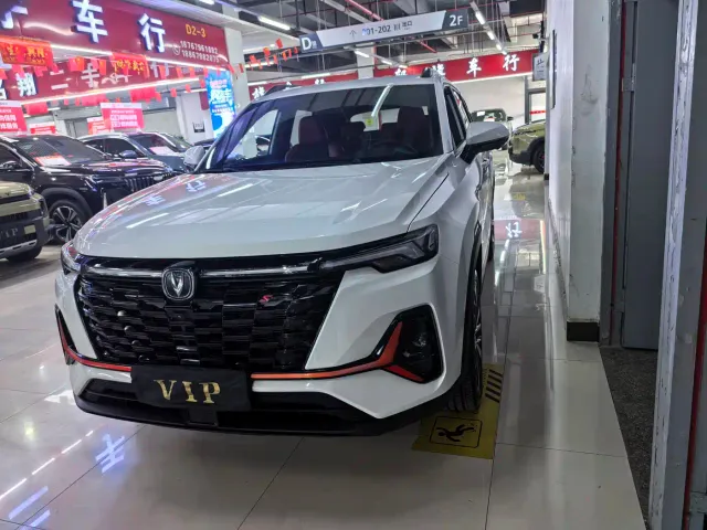Фотография автомобиля — Changan CS35 Plus
