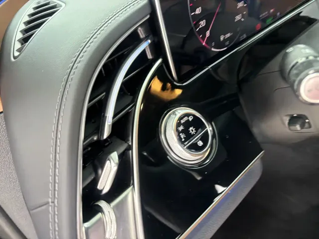 Mercedes-Benz E-Class — Фото автомобиля 14