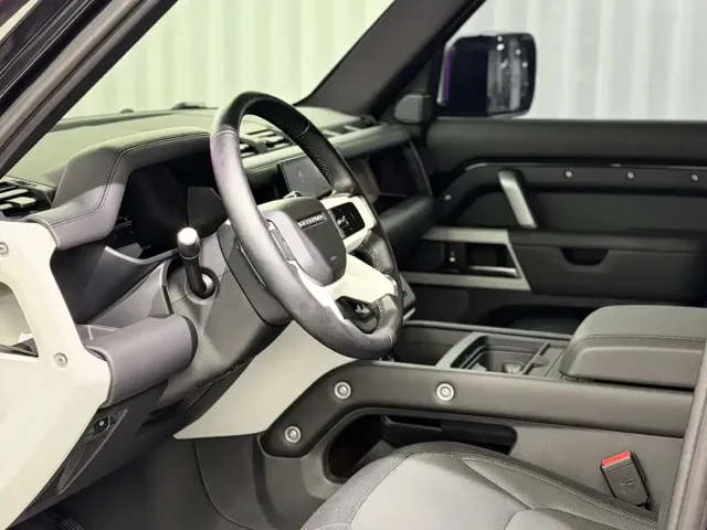 Land Rover Defender — Фото автомобиля 8