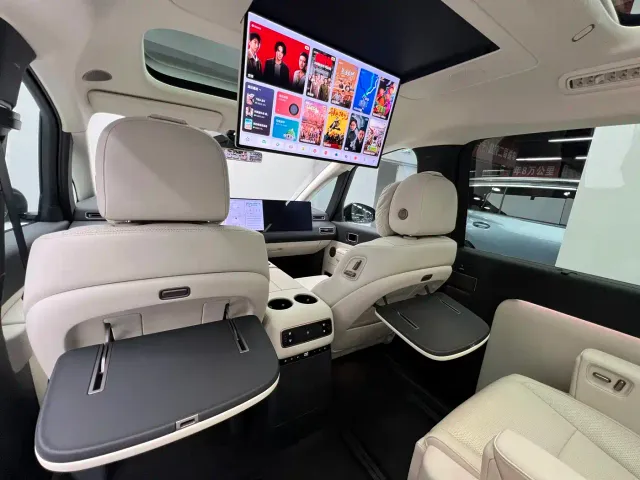 Li Auto MEGA — Фото автомобиля 10