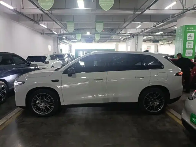 Leapmotor C10 — Фото автомобиля 26