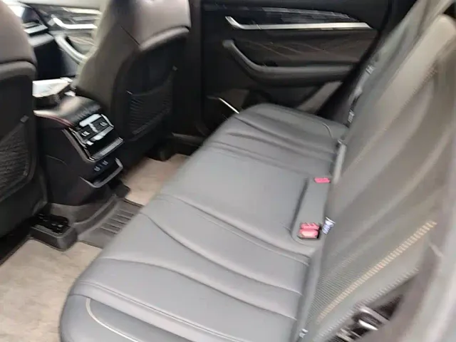 Geely Xingyue L — Фото автомобиля 16