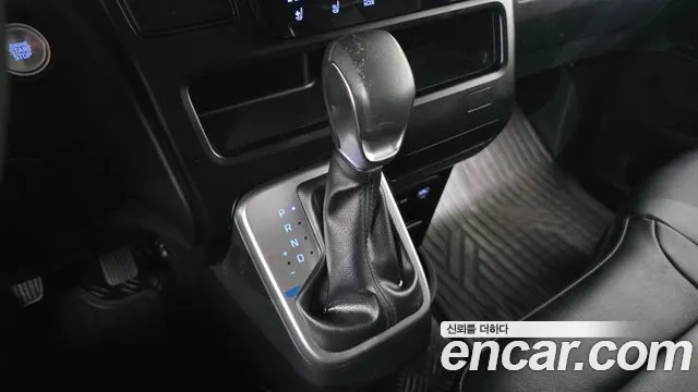 Hyundai Staria Staria — Фото автомобиля 9