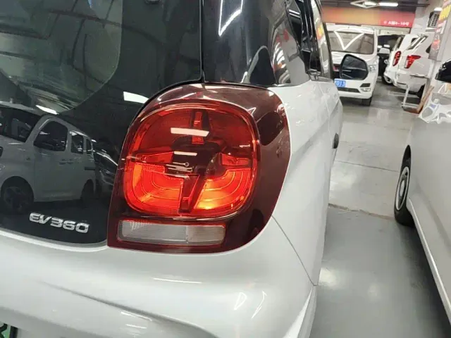 Roewe Clever — Фото автомобиля 7