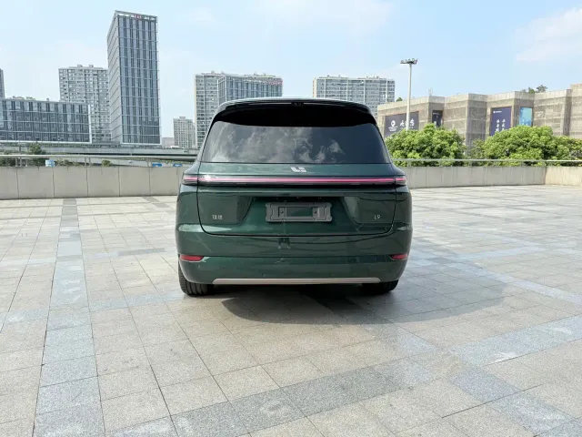 Li Auto L9 — Фото автомобиля 7