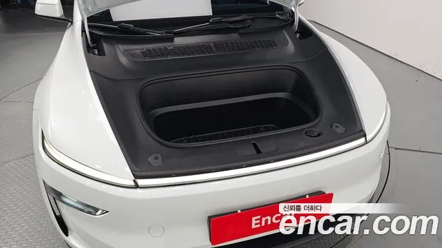 Tesla Model Y — Фото автомобиля 6