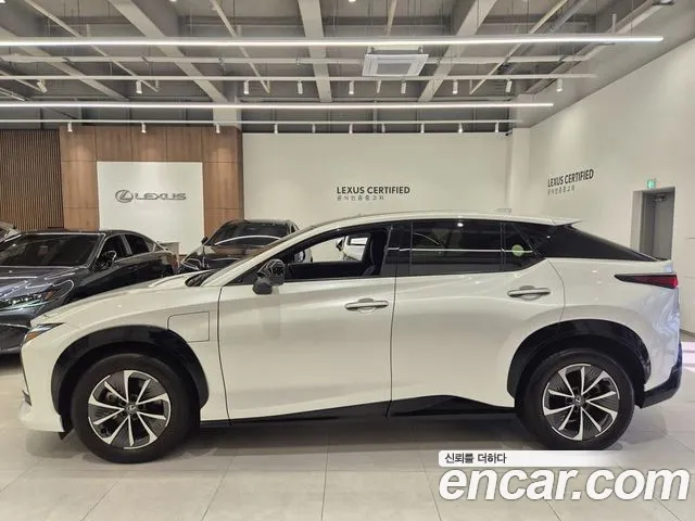 Lexus RZ RZ450e — Фото автомобиля 5