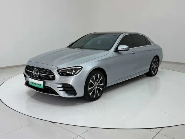 Mercedes-Benz E-Class — Фото автомобиля 21