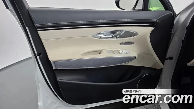 Genesis GV70 — Фото автомобиля 13