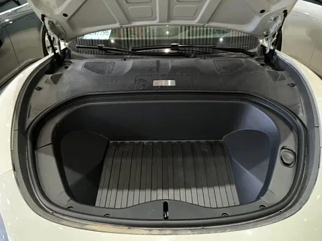 Xiaomi SU7 — Фото автомобиля 19