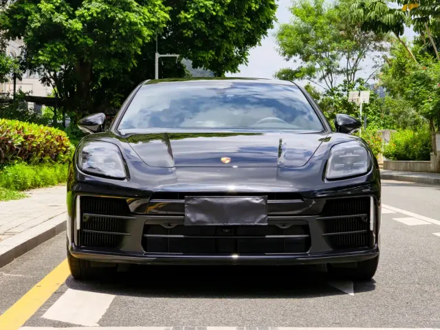 Porsche Panamera — Фото автомобиля 3