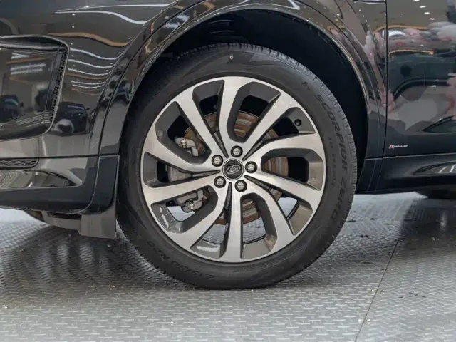 Land Rover Discovery Sport — Фото автомобиля 15