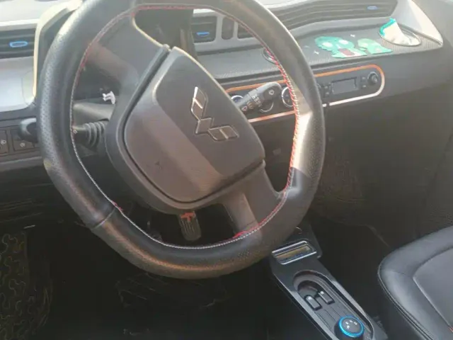 Wuling Hongguang Mini EV — Фото автомобиля 12