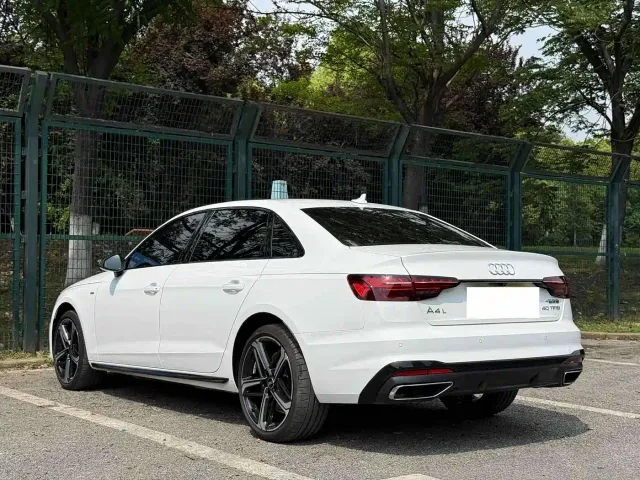 Audi A4L — Фото автомобиля 10
