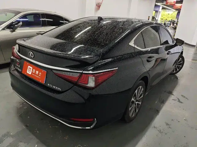 Lexus ES — Фото автомобиля 9