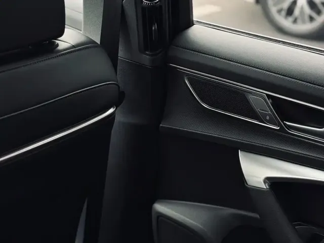 Audi A6L — Фото автомобиля 9