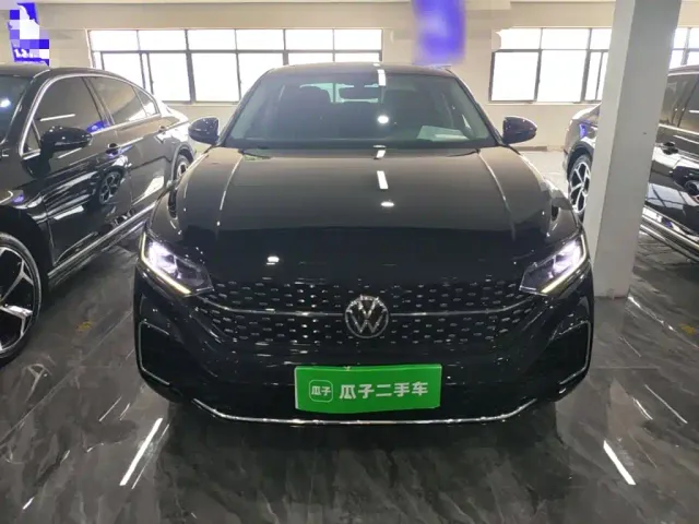 Volkswagen Passat — Фото автомобиля 2