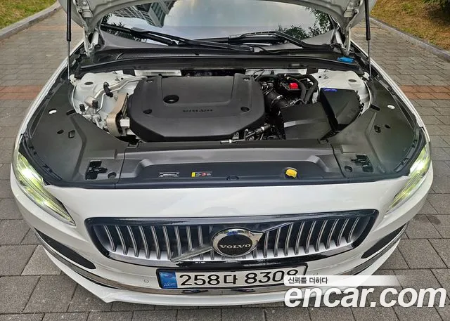 Volvo S90 — Фото автомобиля 9