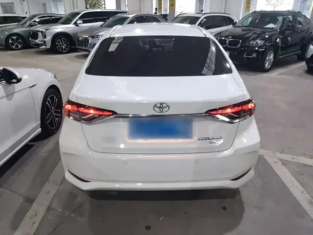 Toyota Corolla — Фото автомобиля 5