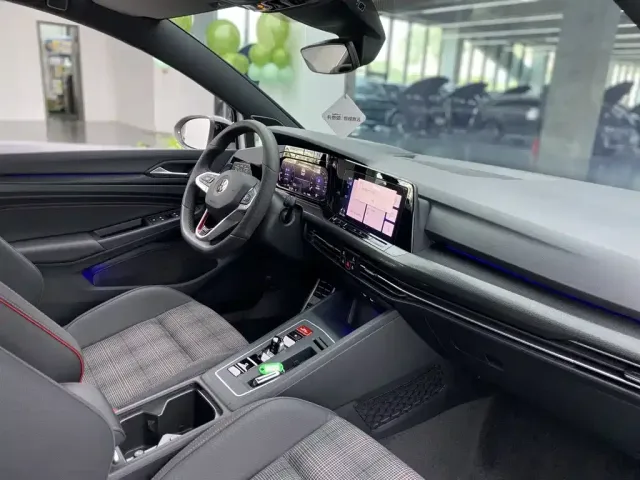 Volkswagen Golf GTI — Фото автомобиля 19