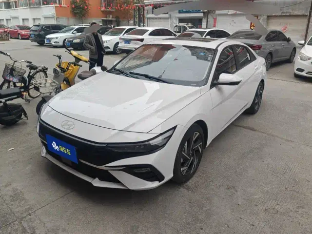 Фотография автомобиля — Hyundai Elantra