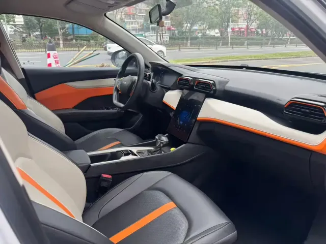Dongfeng Yixuan — Фото автомобиля 10
