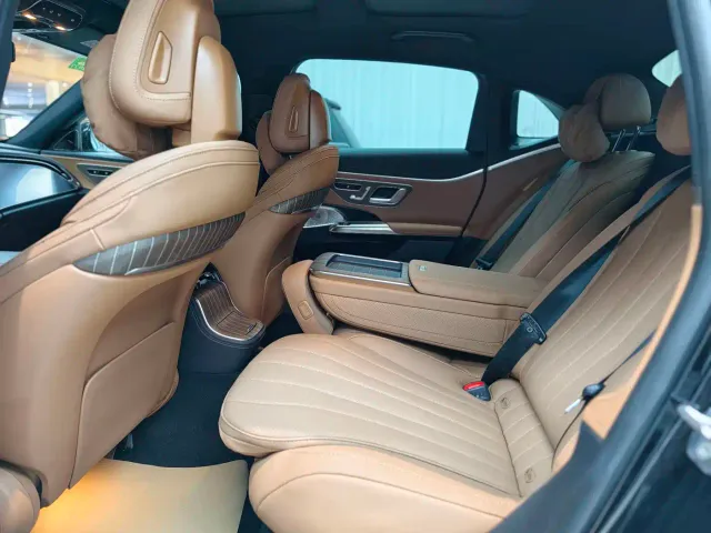 Mercedes-Benz E-Class — Фото автомобиля 6