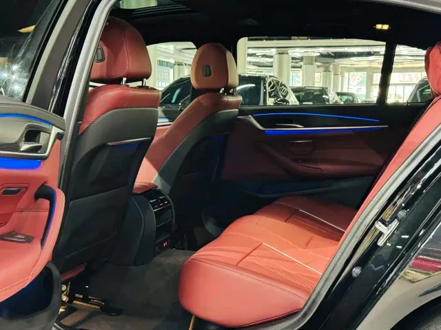 BMW 5 Series — Фото автомобиля 6