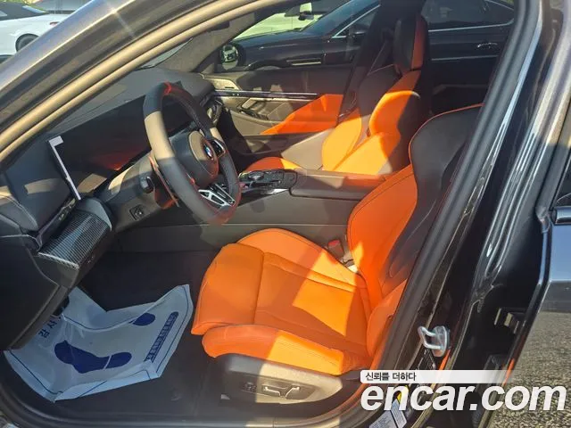 BMW M5 G90 — Фото автомобиля 10
