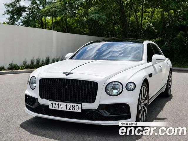 Фотография автомобиля — Bentley Flying Spur