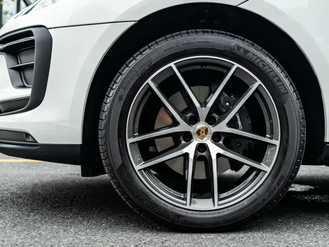 Porsche Macan — Фото автомобиля 9